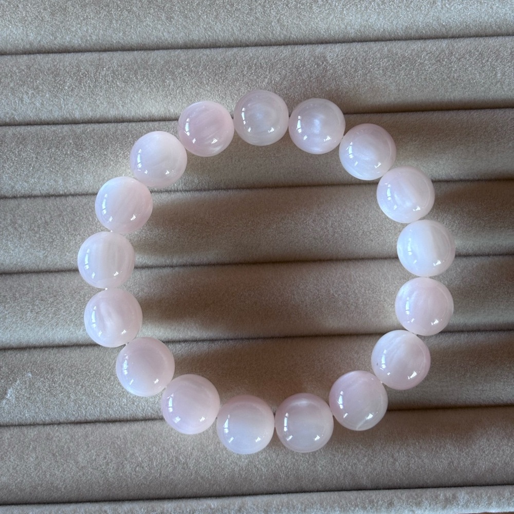 Stretch bracelet color changing beads